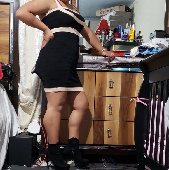 BEBE BLACK/CREAM ELASTIC BODYCON DRESS SIZE MEDIUM - Picture 8 of 8